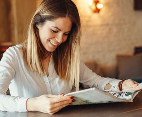 2Vrouw leest_shutterstock_587694404 2Vrouw leest_shutterstock_587694404